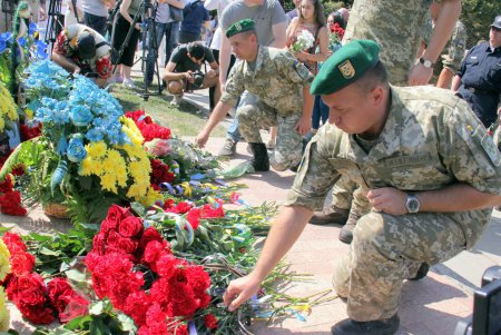 Память погибших защитников Украины почтили в Одессе (фоторепортаж)