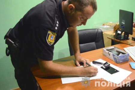 Обиделся на племянника и нанес ему ножевые ранения: правоохранители задержали жителя области (фото, видео) 