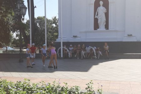 У здания Одесской мэрии проходит репетиция ко Дню города (фото, видео)