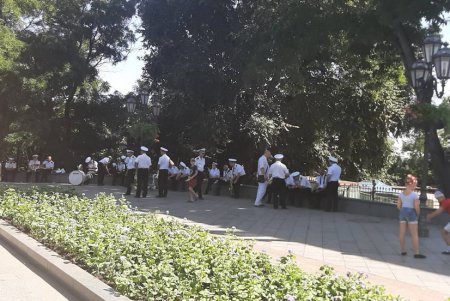 У здания Одесской мэрии проходит репетиция ко Дню города (фото, видео)