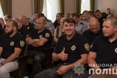 Помогали искать пропавших детей: полицейские наградили волонтеров (фото, видео)