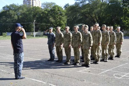 Первокурсниками одесского военно-морского лицея стали не только парни, но и девушки (фото)