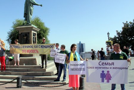 «Прайд-2019»: сотни человек вышли на Марш равенства в Одессе (фоторепортаж)
