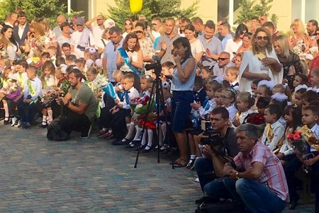 В крупнейшей школе на Большом Фонтане прозвенел первый звонок (фото)