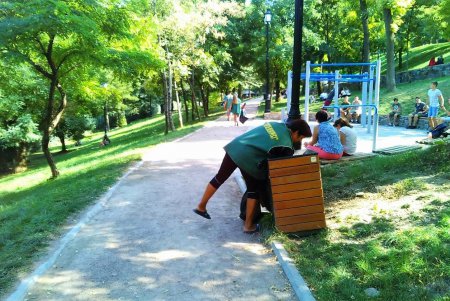 В День города более 400 коммунальщиков наводили порядок на улицах и в парках (фото)