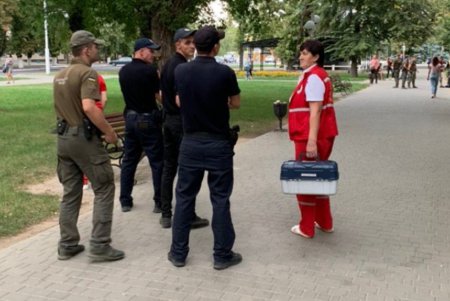 В Измаиле всем миром снимали с дерева местного Тарзана (фото) 