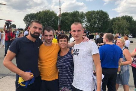 Стали известны имена украинцев, вернувшихся в рамках обмена с РФ (фото)