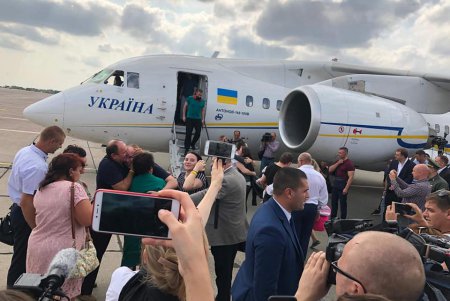Стали известны имена украинцев, вернувшихся в рамках обмена с РФ (фото)