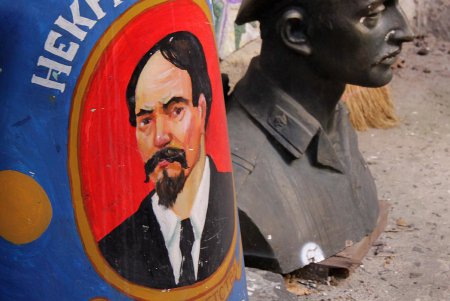 Одесский дворик на Некрасова радует интересными арт-объектами (фоторепортаж) 