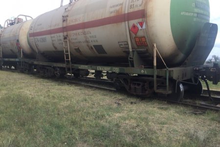 На подъездном пути станции «Измаил» с рельсов сошли две цистерны с газом (фото)