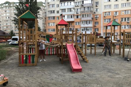 Детская площадка для детей с инвалидностью появится на Соборной площади (фото)