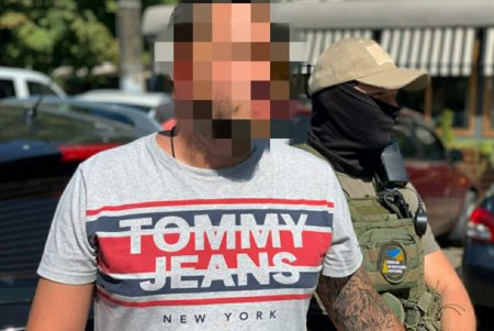 Крупная взятка: на Французском бульваре сотрудники НАБУ задержали чиновника из Николаевской области (фото)