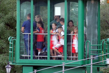 Вверх по Потемкинской лестнице: в центре Одессы устроили массовый забег (фоторепортаж)