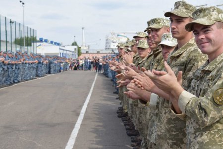 Освобожденные из плена моряки возвращаются в Одессу (фото, обновлено)