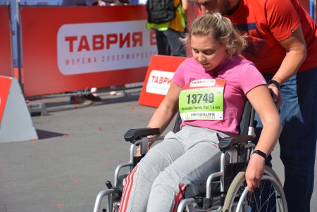 Одесса превратилась в трассу для бегунов (фоторепортаж)