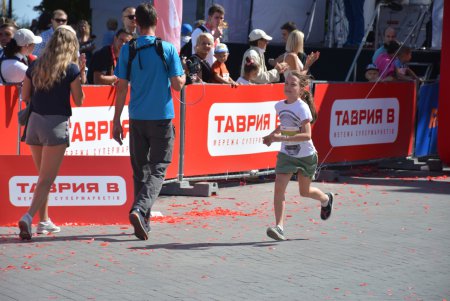 Одесса превратилась в трассу для бегунов (фоторепортаж)