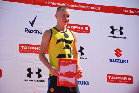 Одесса превратилась в трассу для бегунов (фоторепортаж)