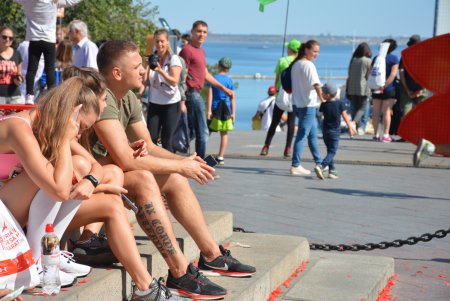 Одесса превратилась в трассу для бегунов (фоторепортаж)