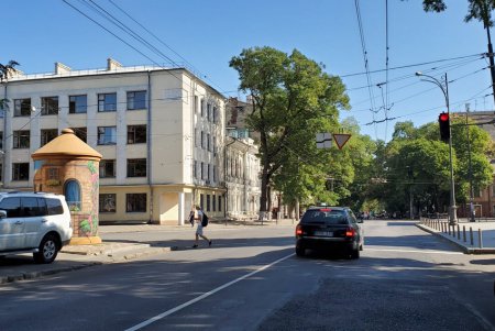 На Новосельского - свежая дорожная разметка (фото)