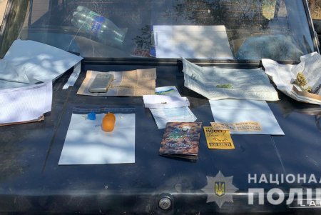 Житель Рени хранил гранату и наркотики в доме с двумя маленькими детьми (фото, видео)