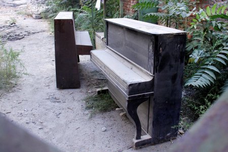 В центре Одессы сносят бывшую баню (фоторепортаж)