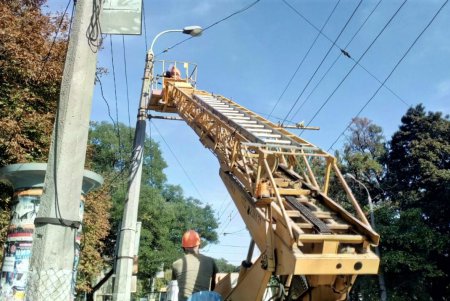 Наружное освещение восстановили в Приморском и Киевском районах (фото)