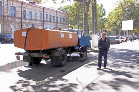 Ремонтные работы на центральных водоводах Одессы подходят к концу (фоторепортаж)
