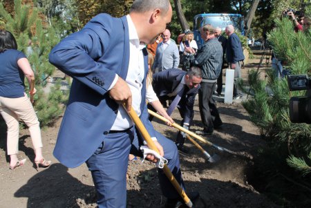 Открытие благоустроенного сквера «За мир» (фоторепортаж)