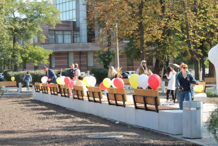 Открытие благоустроенного сквера «За мир» (фоторепортаж)