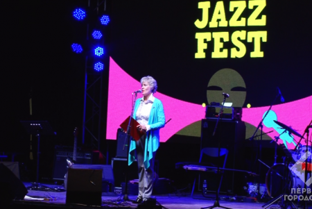 На открытие в Летнем театре международного фестиваля Odessa JazzFest пришли сотни одесситов (фото)