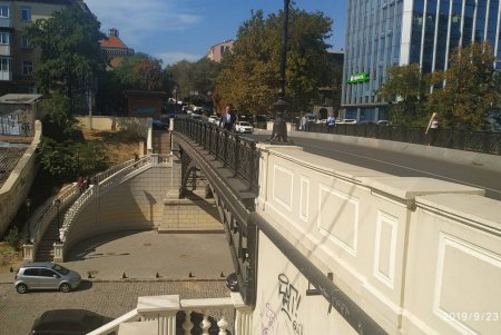 Мост Коцебу в центре Одессы угрожают взорвать (фото)