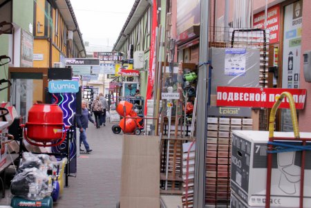 Колоритное место: на Староконном рынке можно найти все что угодно (фоторепортаж)