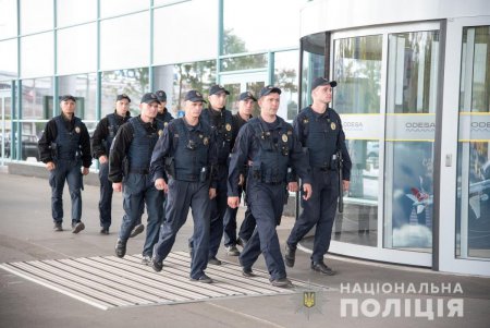 Правоохранители обеспечивают безопасность прибывших в Одессу паломников-хасидов (фото, видео) 