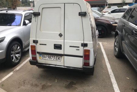 В городе демонтируют незаконно установленные объекты и элементы торговли (фото)