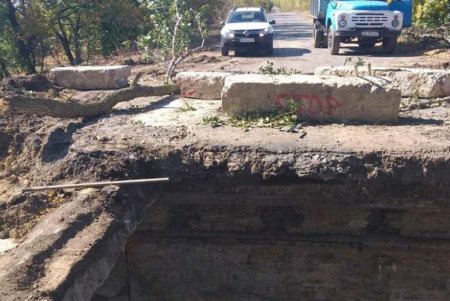 Разрушенный мост в Болградском районе начали восстанавливать (фото)