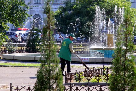 Привокзальная площадь: сухопутные ворота города (фоторепортаж) 