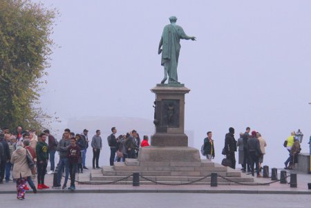 Призрачная красота: туман окутал Одессу (фоторепортаж)