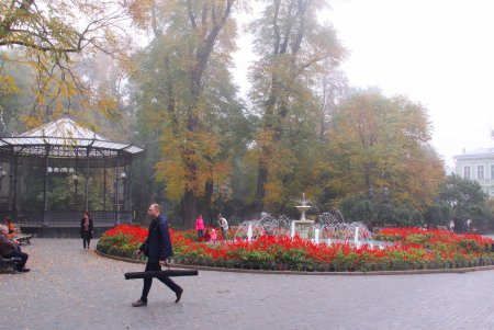 Призрачная красота: туман окутал Одессу (фоторепортаж)