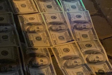 Замначальника отделения одесской полиции попался на взятке в 5000 долларов (фото)
