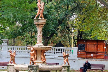 Любуемся осенью: прогулка по территории санатория им. Горького (фоторепортаж)