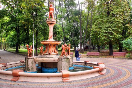Любуемся осенью: прогулка по территории санатория им. Горького (фоторепортаж)