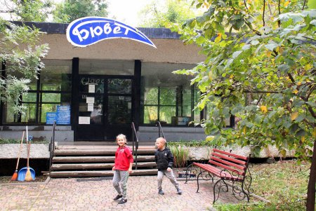 Любуемся осенью: прогулка по территории санатория им. Горького (фоторепортаж)