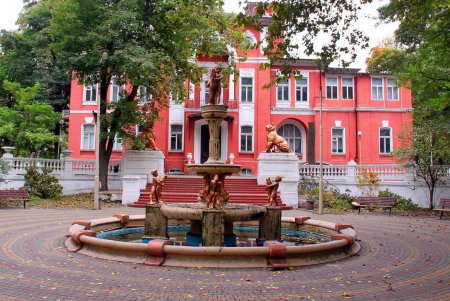 Любуемся осенью: прогулка по территории санатория им. Горького (фоторепортаж)