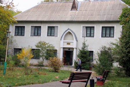Любуемся осенью: прогулка по территории санатория им. Горького (фоторепортаж)