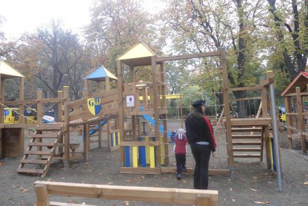 На Соборной площади появилась самая большая инклюзивная площадка в городе (фото)