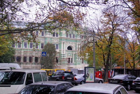 Дом Руссова готовится предстать во всей красе (фоторепортаж)