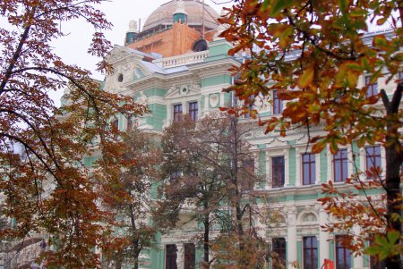 Дом Руссова готовится предстать во всей красе (фоторепортаж)