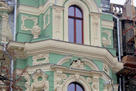 Дом Руссова готовится предстать во всей красе (фоторепортаж)