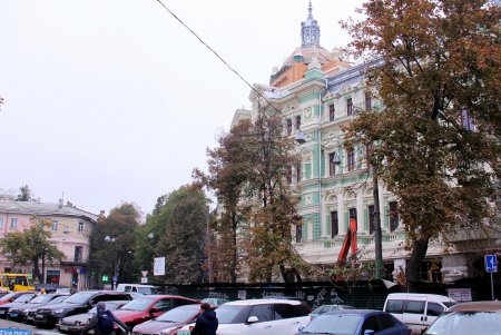 Дом Руссова готовится предстать во всей красе (фоторепортаж)