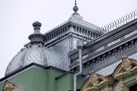 Дом Руссова готовится предстать во всей красе (фоторепортаж)